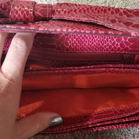 Nine West Raspberry bow snakeskin clutch - Picture 4 of 4